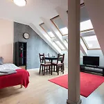 Lucsony Apartman *