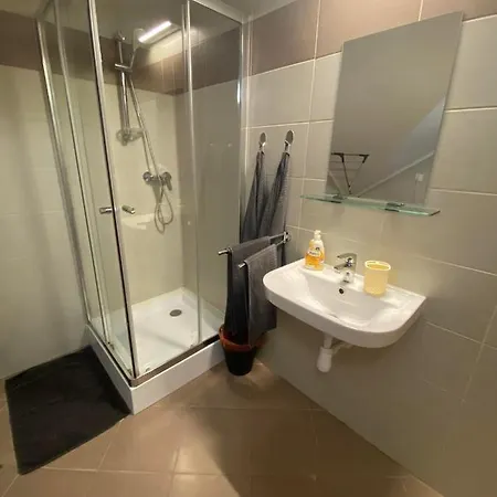 Lucsony Apartman *