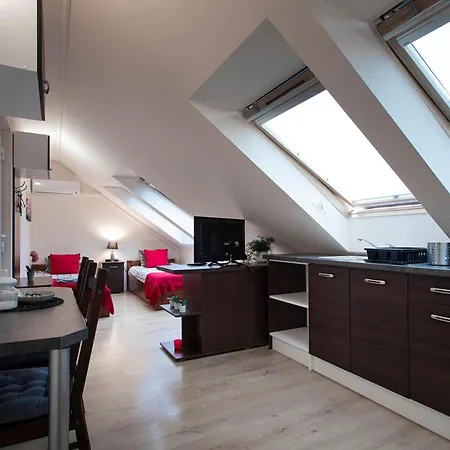 Lucsony Apartment *