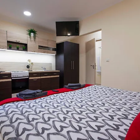 Lucsony Apartmán *