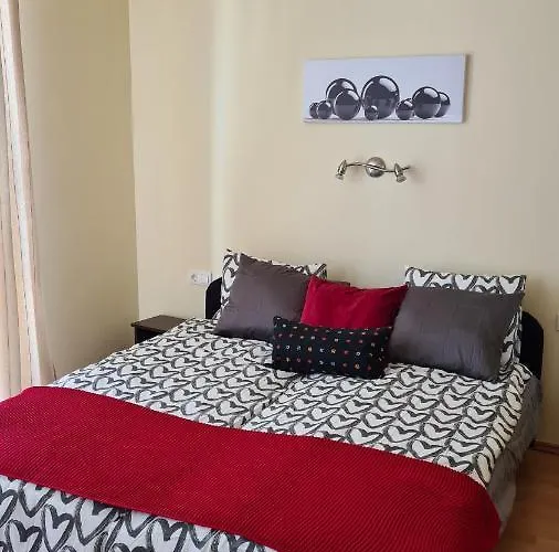 Apartament Lucsony *